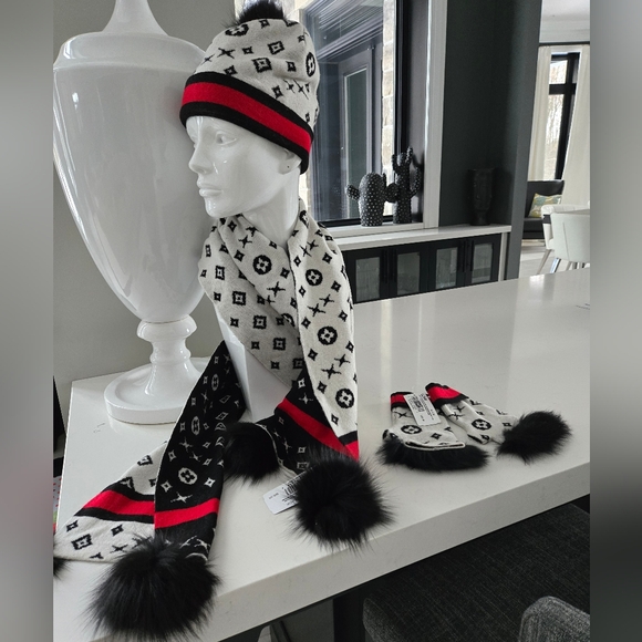 Mitchies 3 piece scarf NWTAGS - Picture 3 of 9